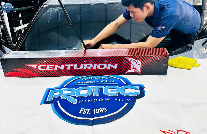 Dán Phim Cách Nhiệt Ô Tô: Tăng Cường An Toàn Giao Thông và Bảo Vệ Người Lái